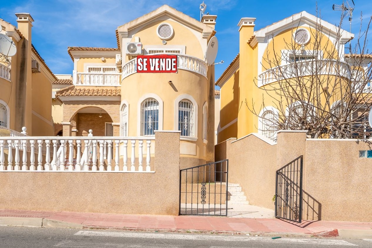 For sale: 3 bedroom house / villa in Villamartin, Costa Blanca