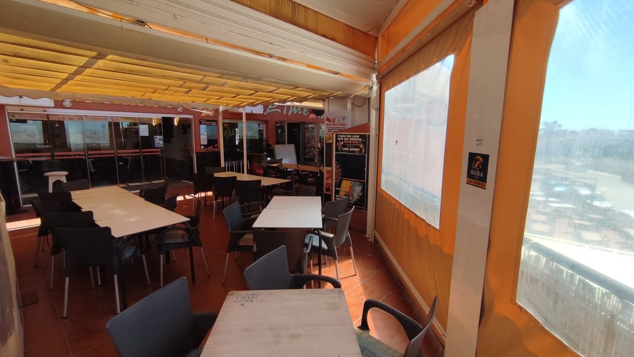 F2052: Commercial for sale in Los Altos