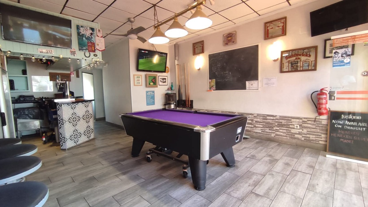 F2052: Commercial for sale in Los Altos