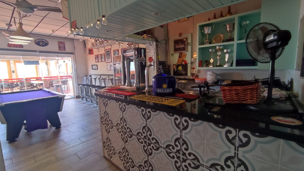 F2052: Commercial for sale in Los Altos