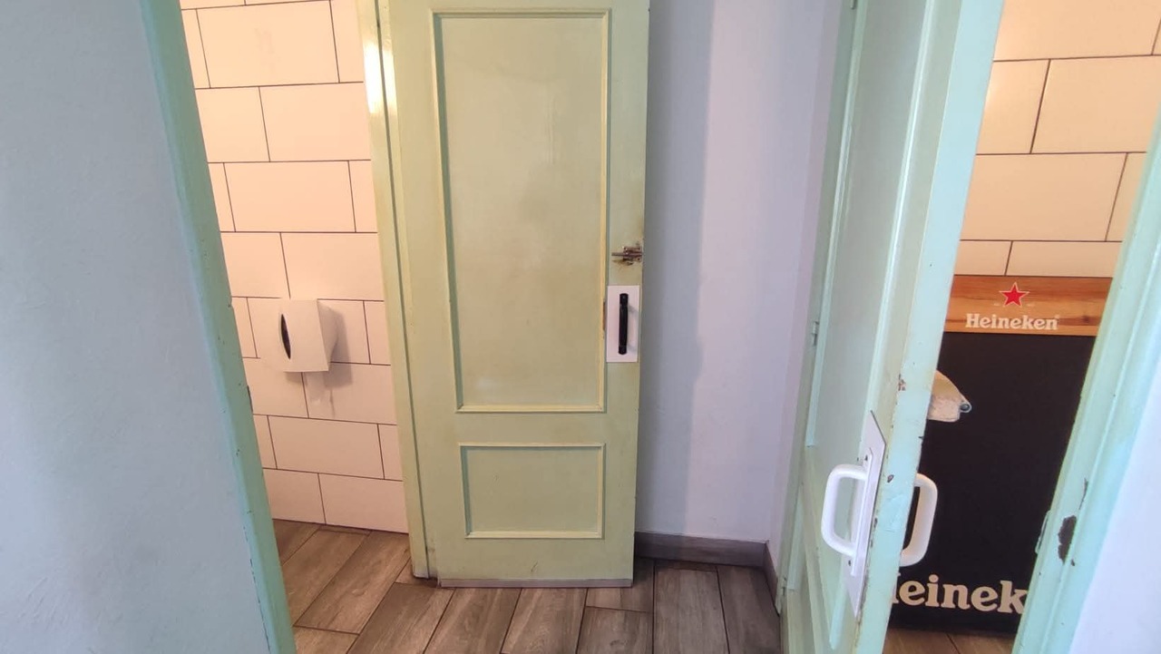 F2052: Commercial for sale in Los Altos