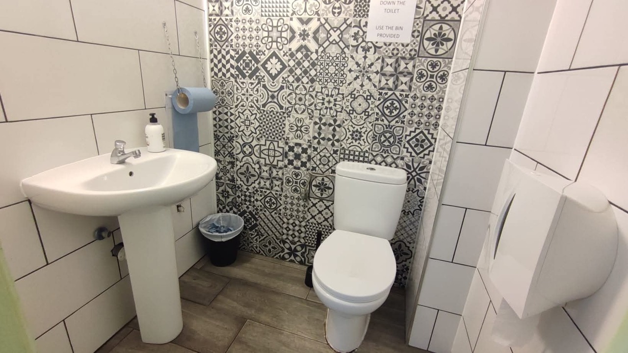 F2052: Commercial for sale in Los Altos