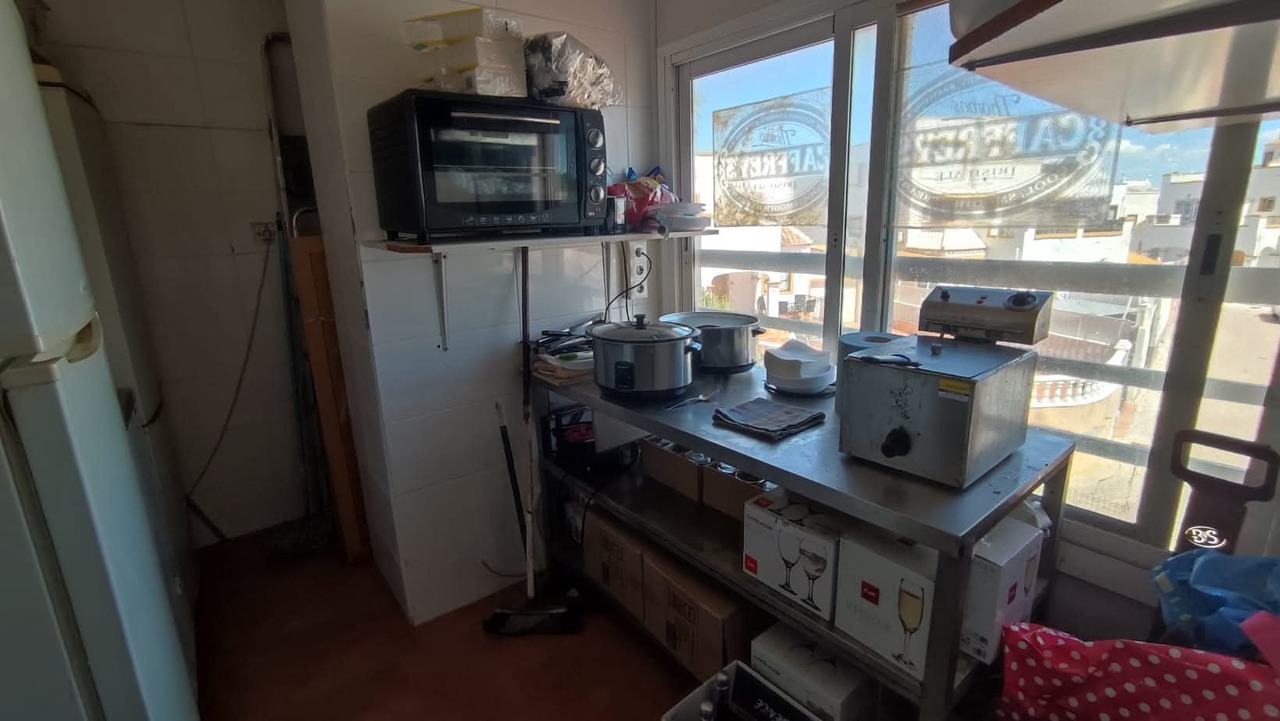 F2052: Commercial for sale in Los Altos