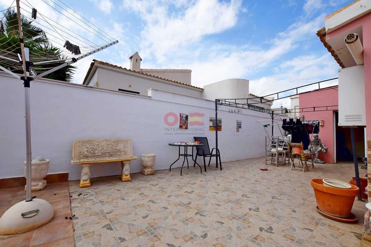 F1156: Villa for sale in Cabo Roig