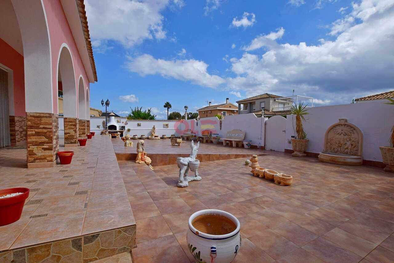 F1156: Villa for sale in Cabo Roig