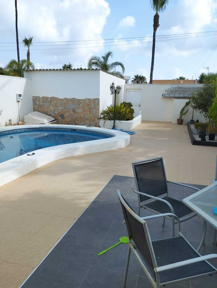 F1158: Villa for sale in Cabo Roig